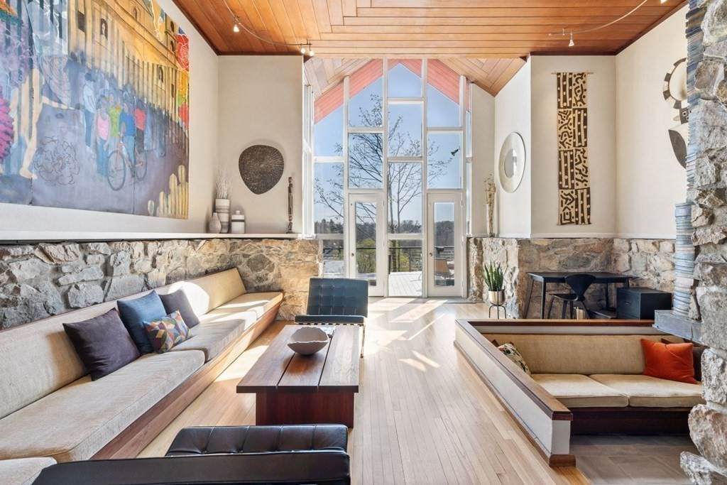 8 Stevens Lane - Photo 1