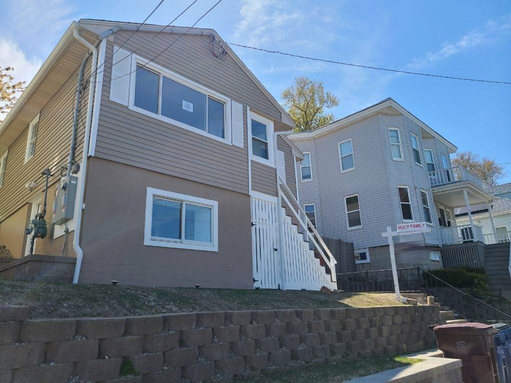 42 Warren St - Photo 1