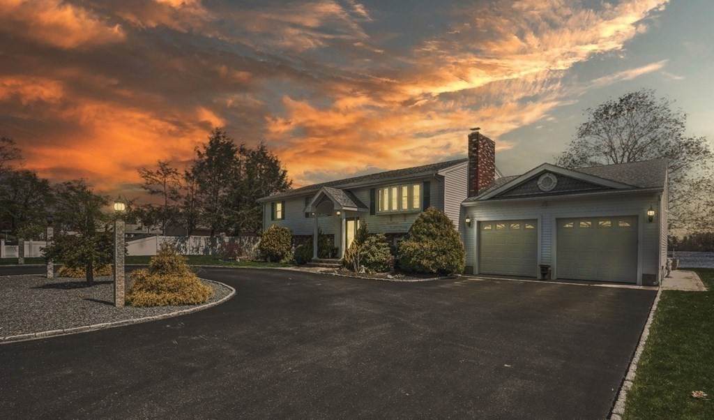 1219 Bay Street - Photo 1
