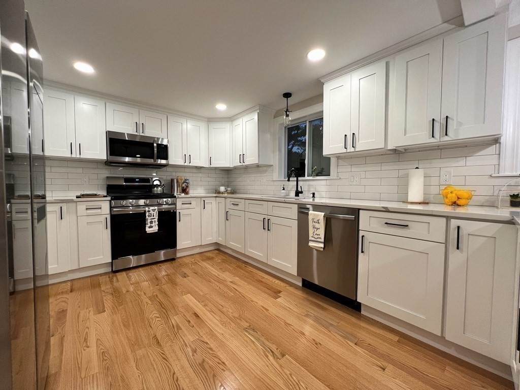 968 Main St - Photo 1