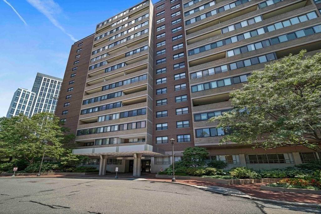 2 Hawthorne Place - Photo 1