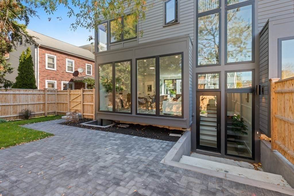 27 Tremont Street - Photo 1