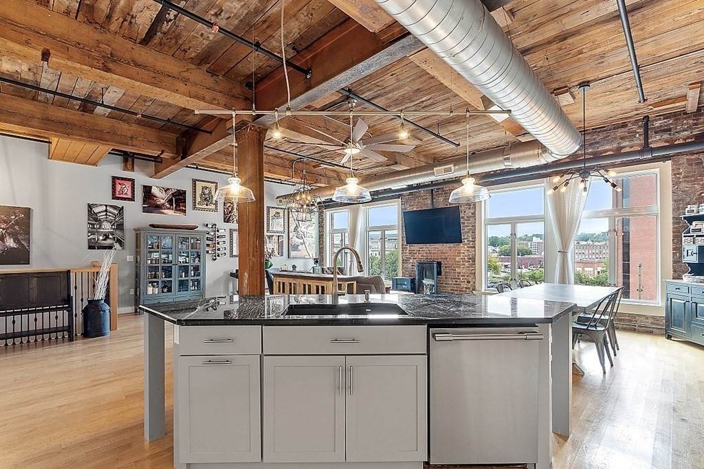 15 Kearney Sq - Photo 1