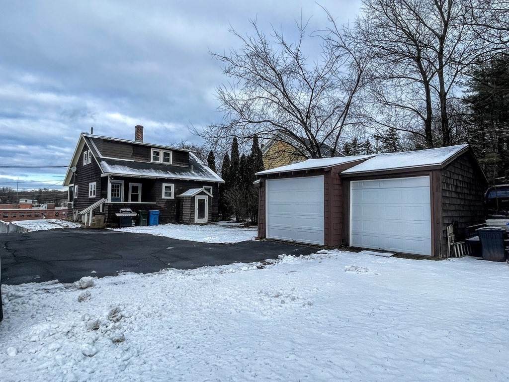 939 Main St - Photo 1