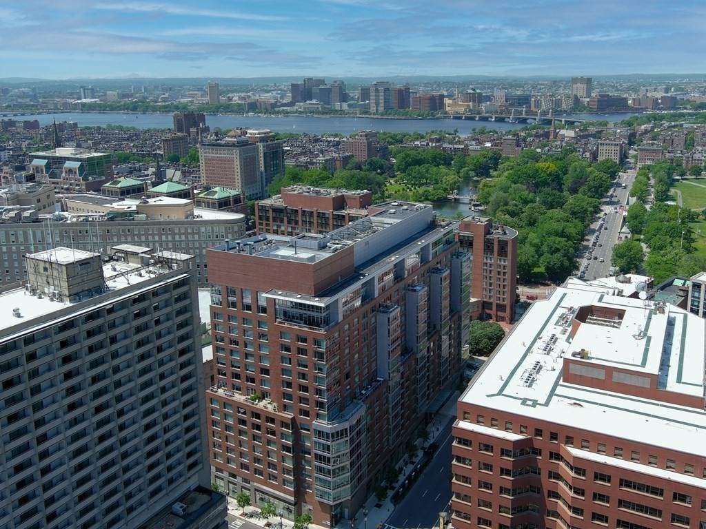 1 Charles St South - Photo 1