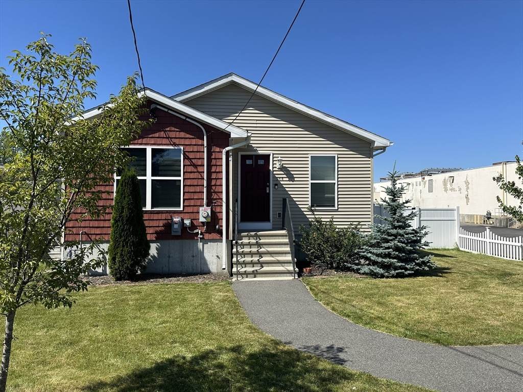 344 Newton St - Photo 1