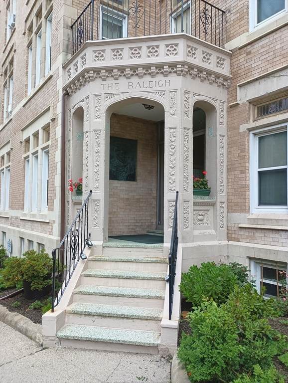3 Englewood Ave - Photo 1