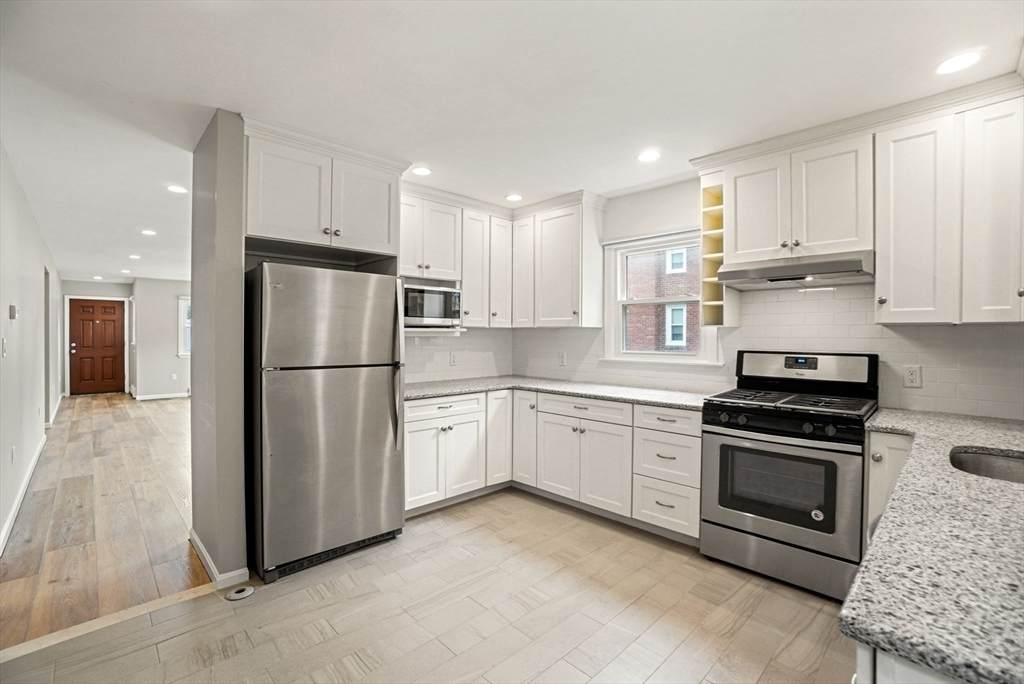 56 Loomis Ave - Photo 1