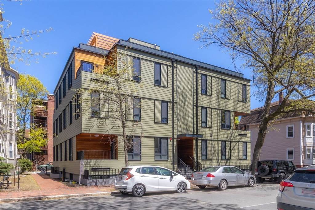 213 Harvard - Photo 1