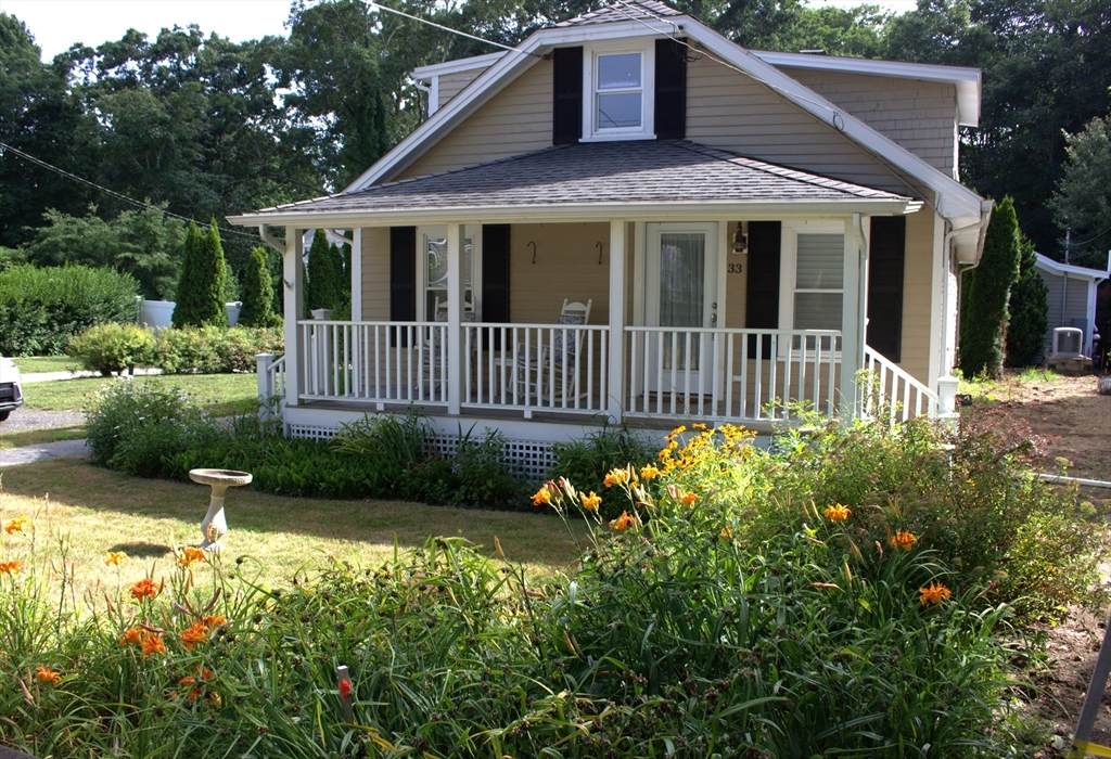 33 Oakwood Ave - Photo 1