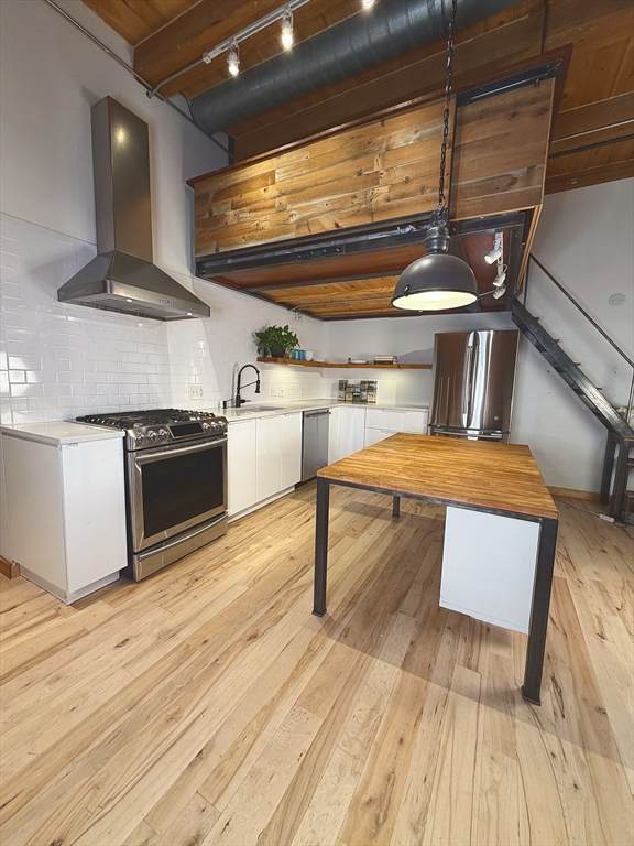 21 Wormwood St - Photo 1