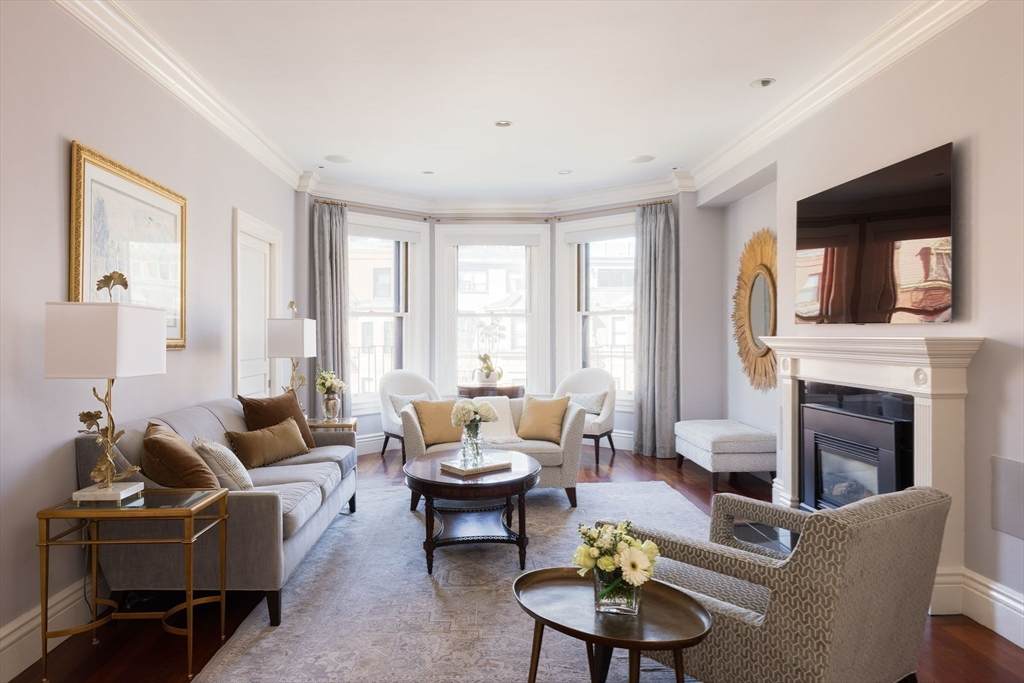 392 Marlborough Street - Photo 1