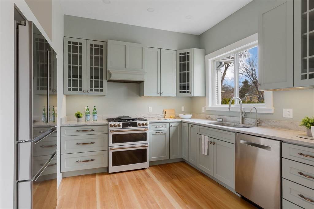 14 Center St - Photo 1