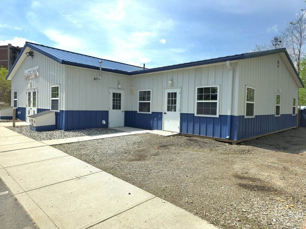 102 Grove St - Photo 1