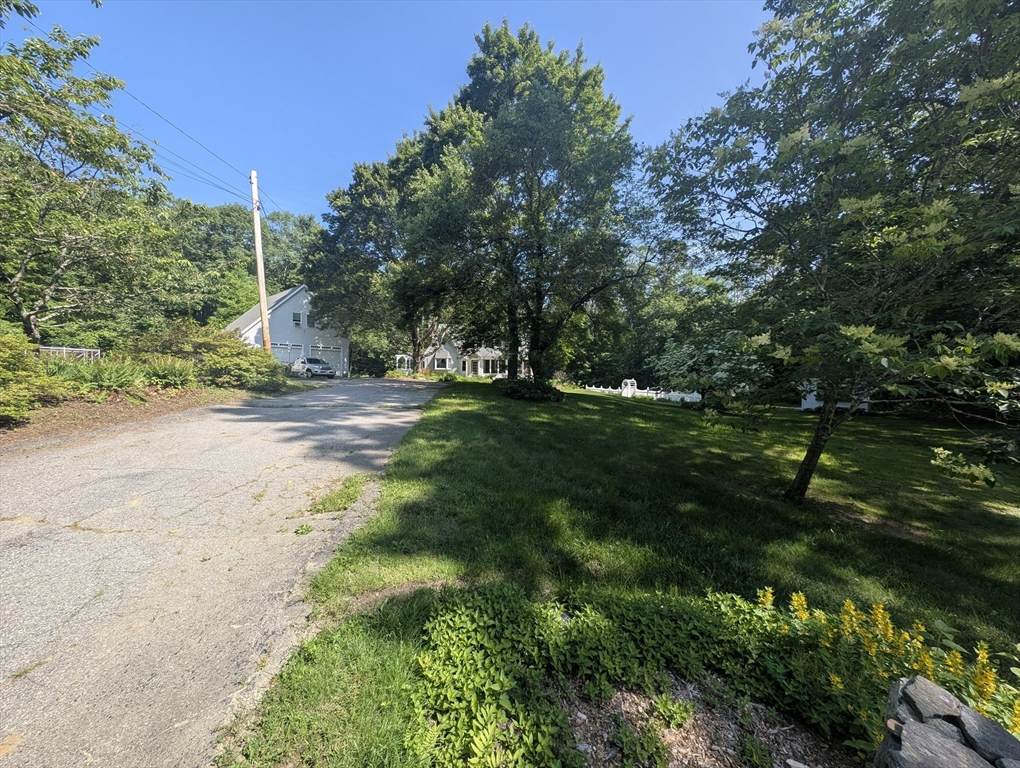 184 Burlingame Rd - Photo 1