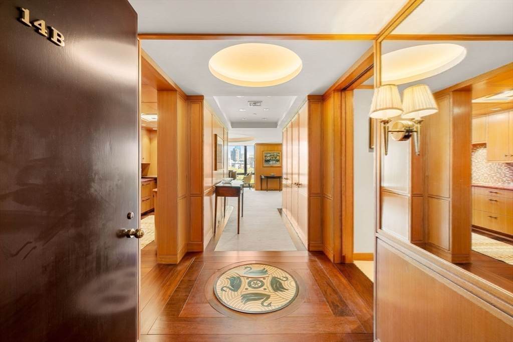 2 Commonwealth Ave - Photo 1