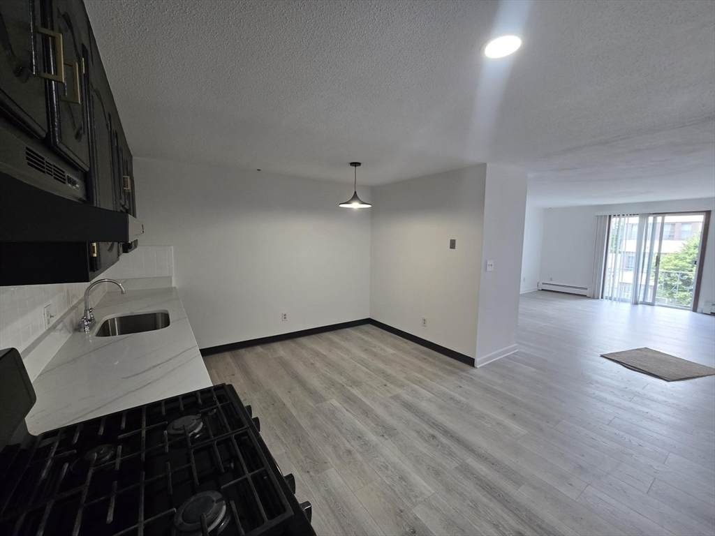 24 Inman St - Photo 1