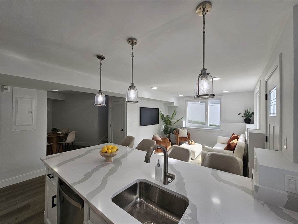 64 Alpine St - Photo 1