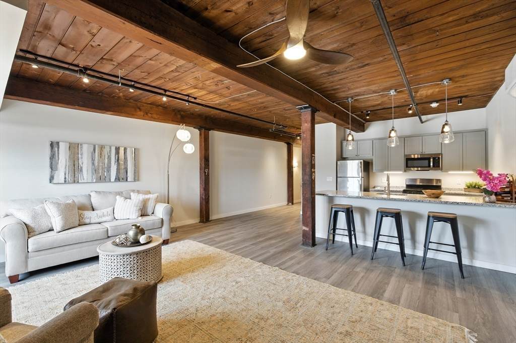 55 Sterling St - Photo 1