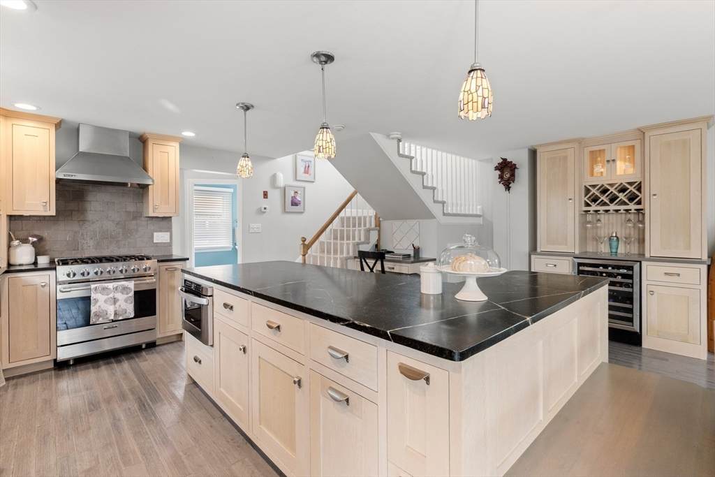 12 53rd St - Photo 1