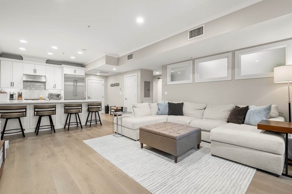 353 Summer - Photo 1