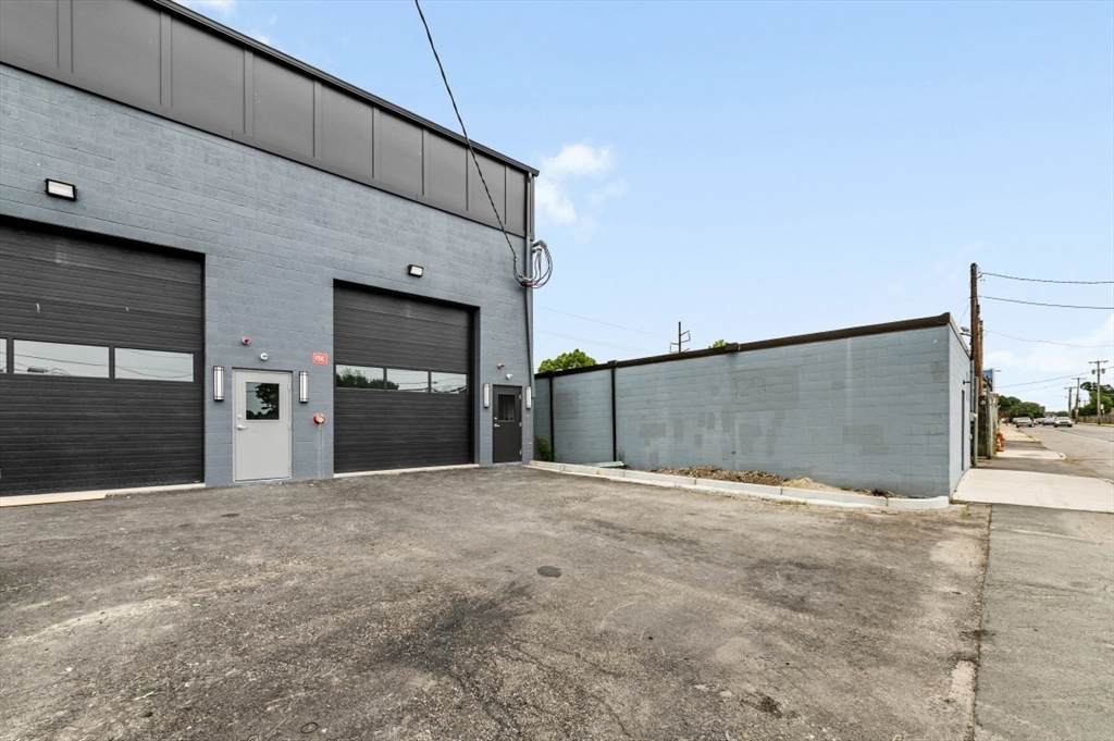 1130 Eastern Ave - Photo 1