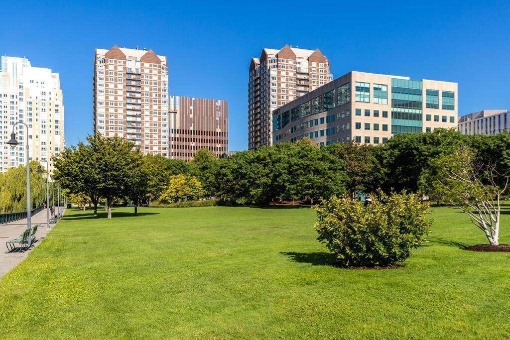 8 Museum Way - Photo 1