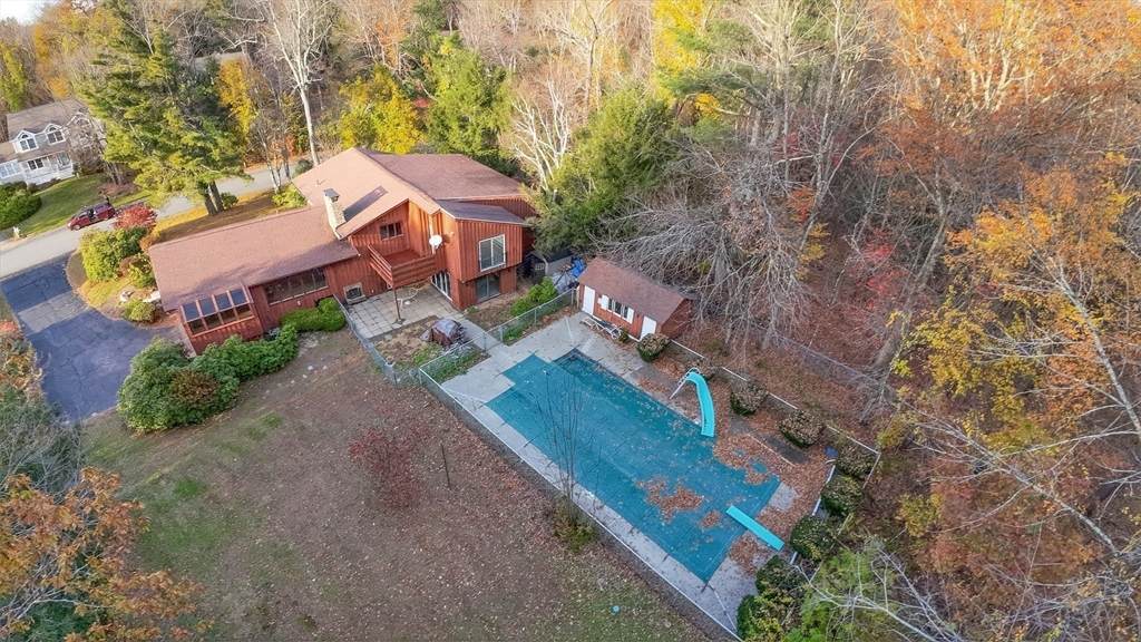 17 Crowningshield Dr - Photo 1