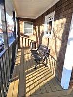 61 Lincoln Street - Photo 2