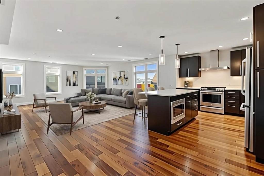 112 W 9th St. - Photo 1