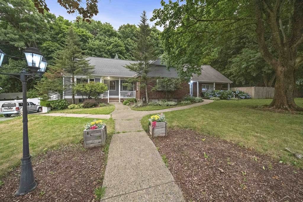 630 North St - Photo 1