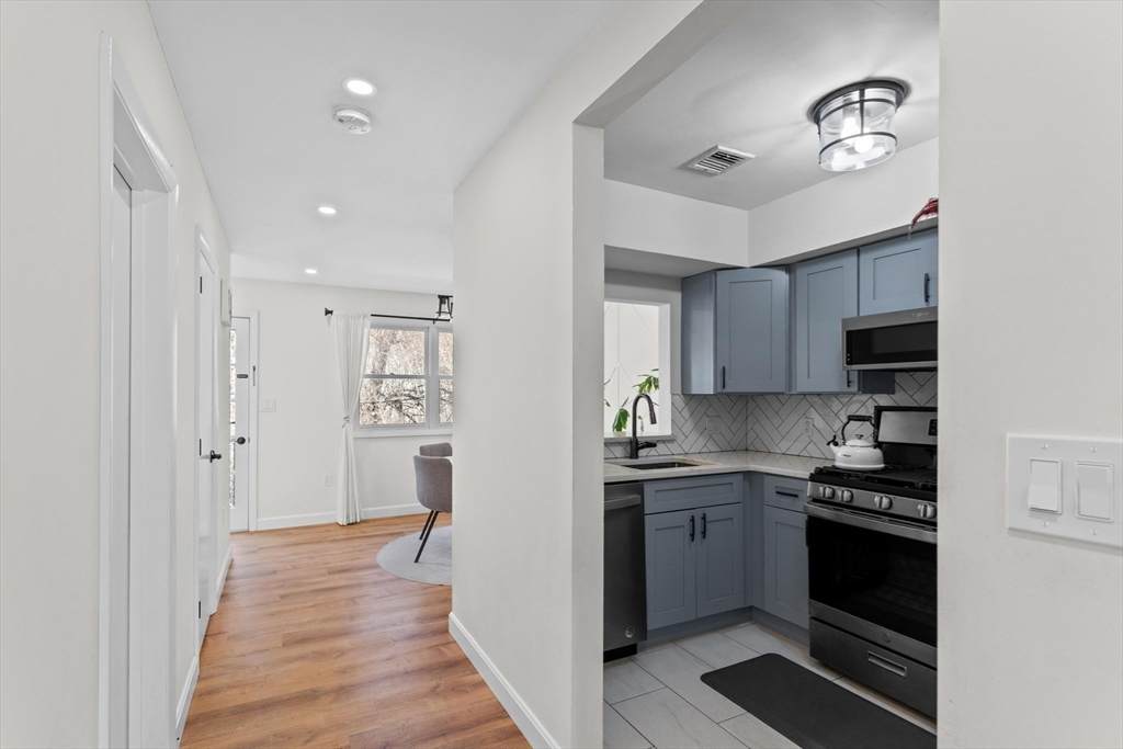 5257 Washington St. - Photo 1