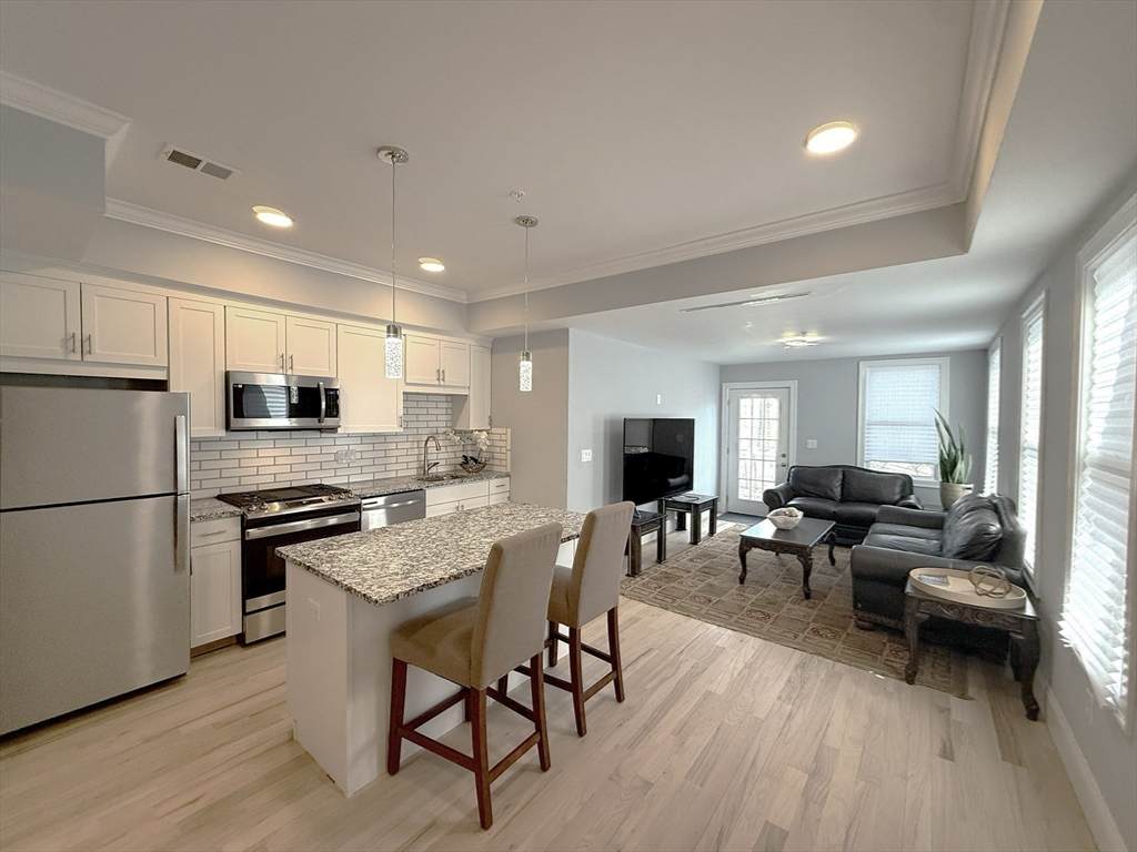 7 Waumbeck St - Photo 1