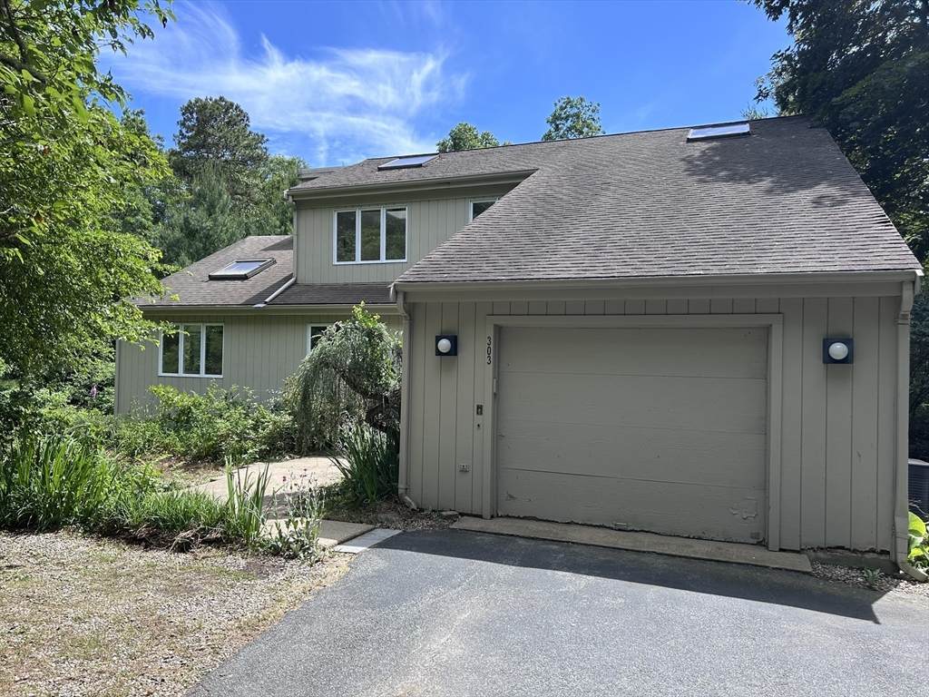303 Turtleback Rd - Photo 1