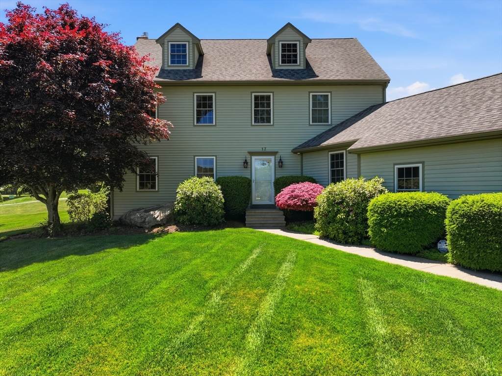 17 Stoneybrook Rd - Photo 1