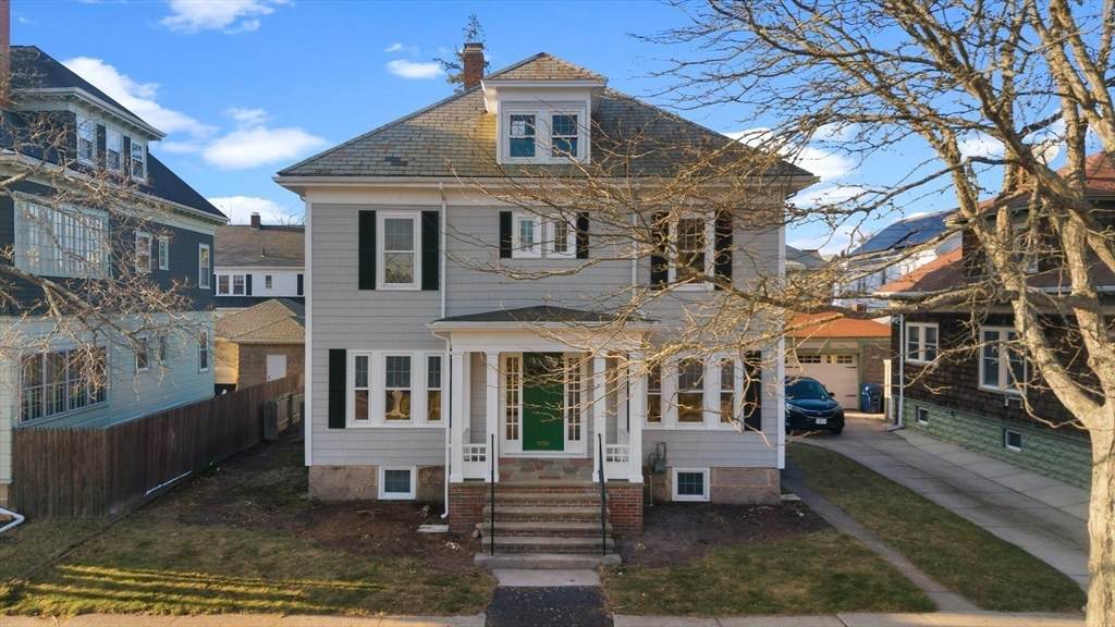 303 Maple St - Photo 1