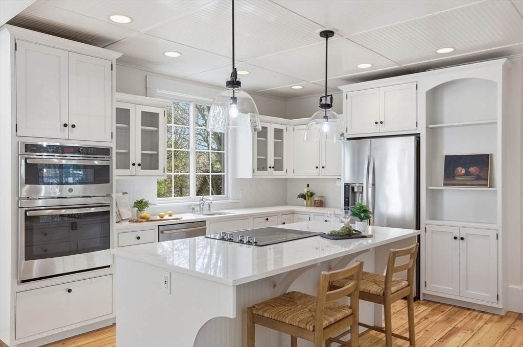 362 King St - Photo 1