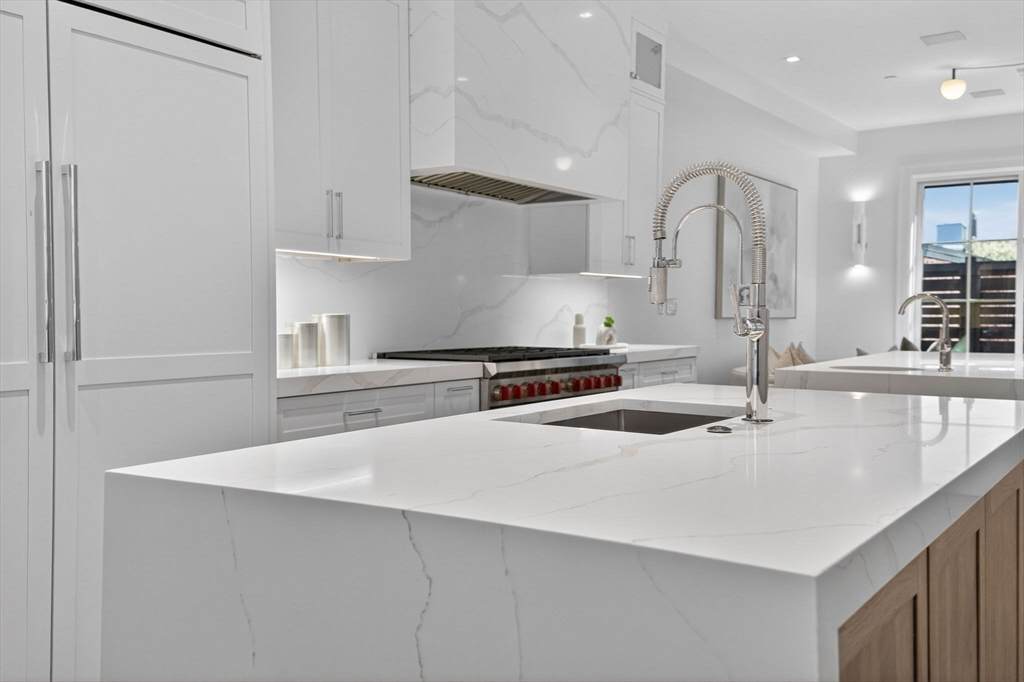 559 East Broadway - Photo 1