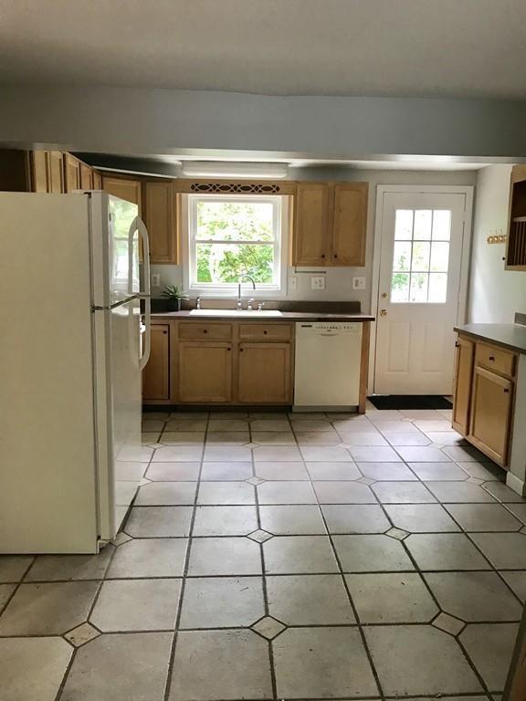 94 Bungalow St - Photo 1