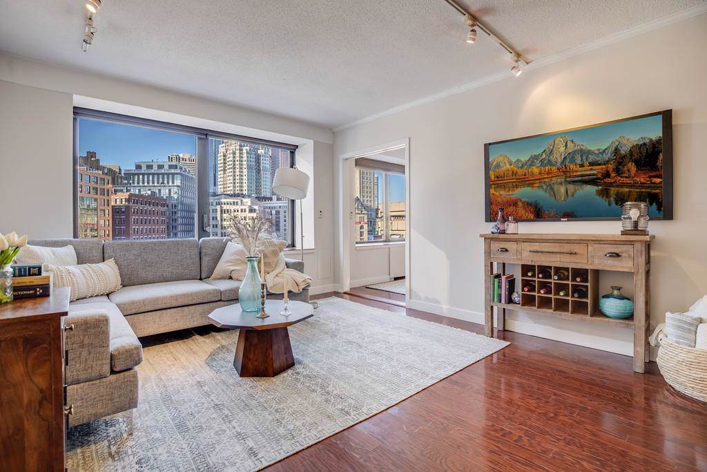 65 E India Row - Photo 1