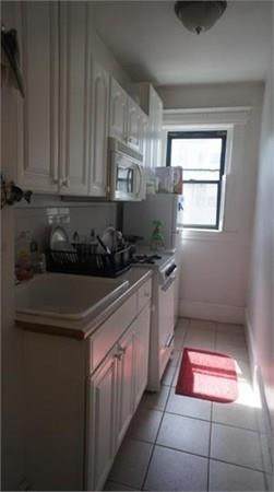 63 Burbank St - Photo 1