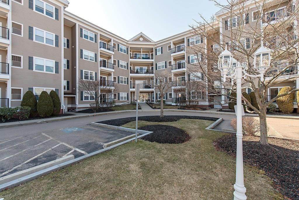 989 East St - Photo 1