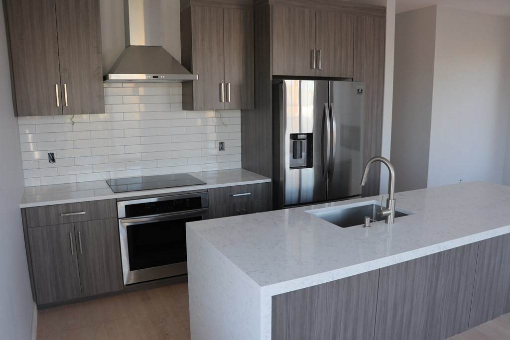 17 Centre St - Photo 1