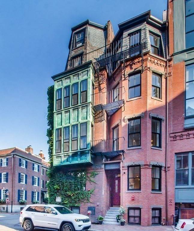 4 Otis Pl - Photo 1