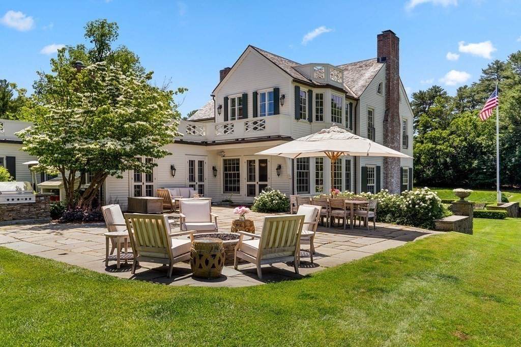 862 Bay Rd - Photo 1