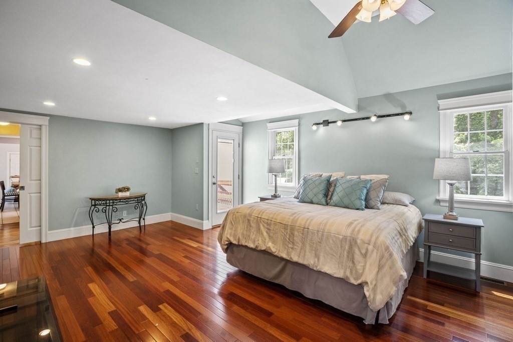 285 Prospect St - Photo 1