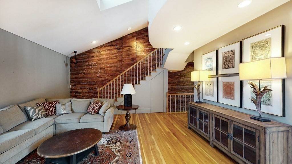 15 Gloucester - Photo 1
