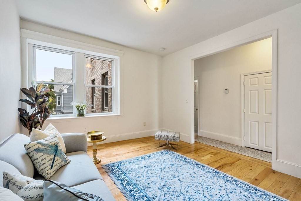 82 Shepton St. - Photo 1