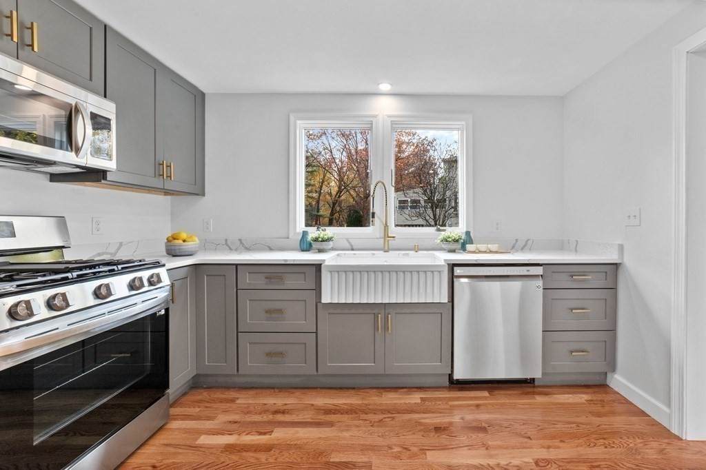9 Whiting Ave - Photo 1