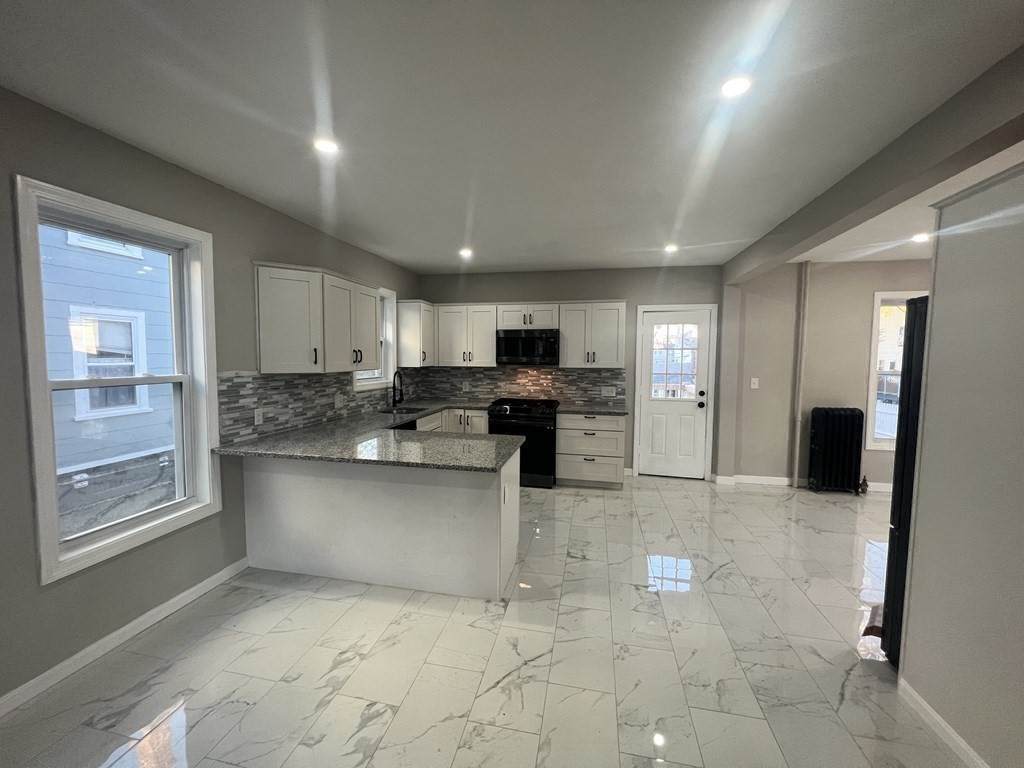 ONE Dexter Street - Photo 1